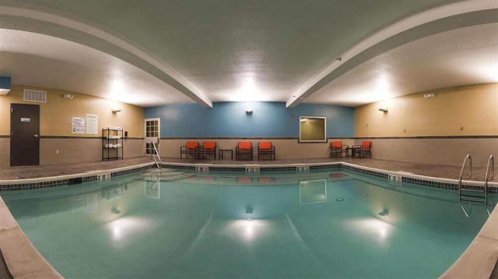 Holiday Inn Express Hotel & Suites North Kansas City By Ihg Esterno foto