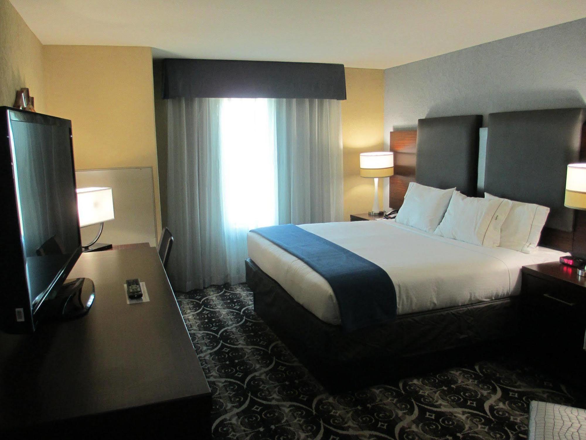 Holiday Inn Express Hotel & Suites North Kansas City By Ihg Esterno foto