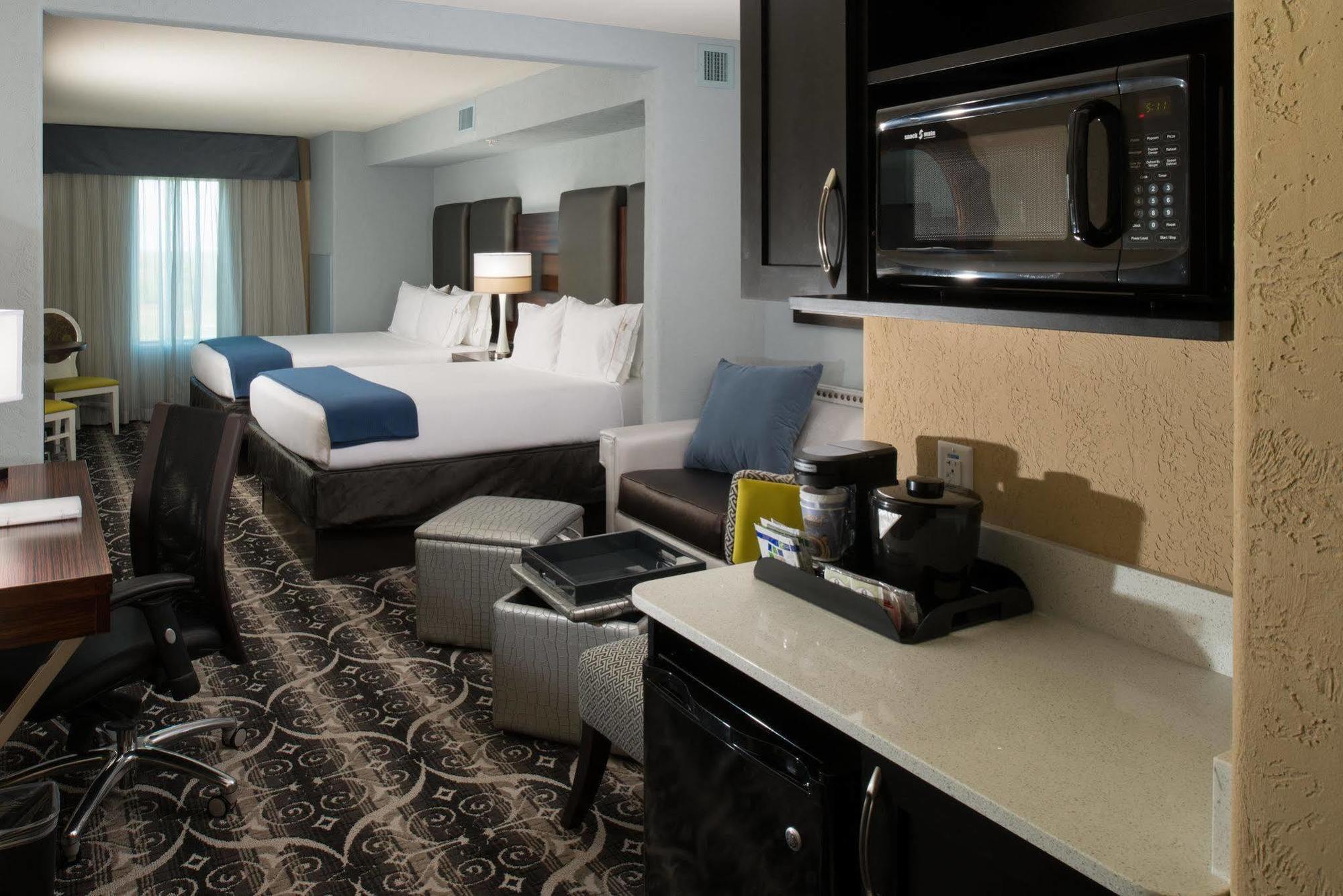 Holiday Inn Express Hotel & Suites North Kansas City By Ihg Esterno foto
