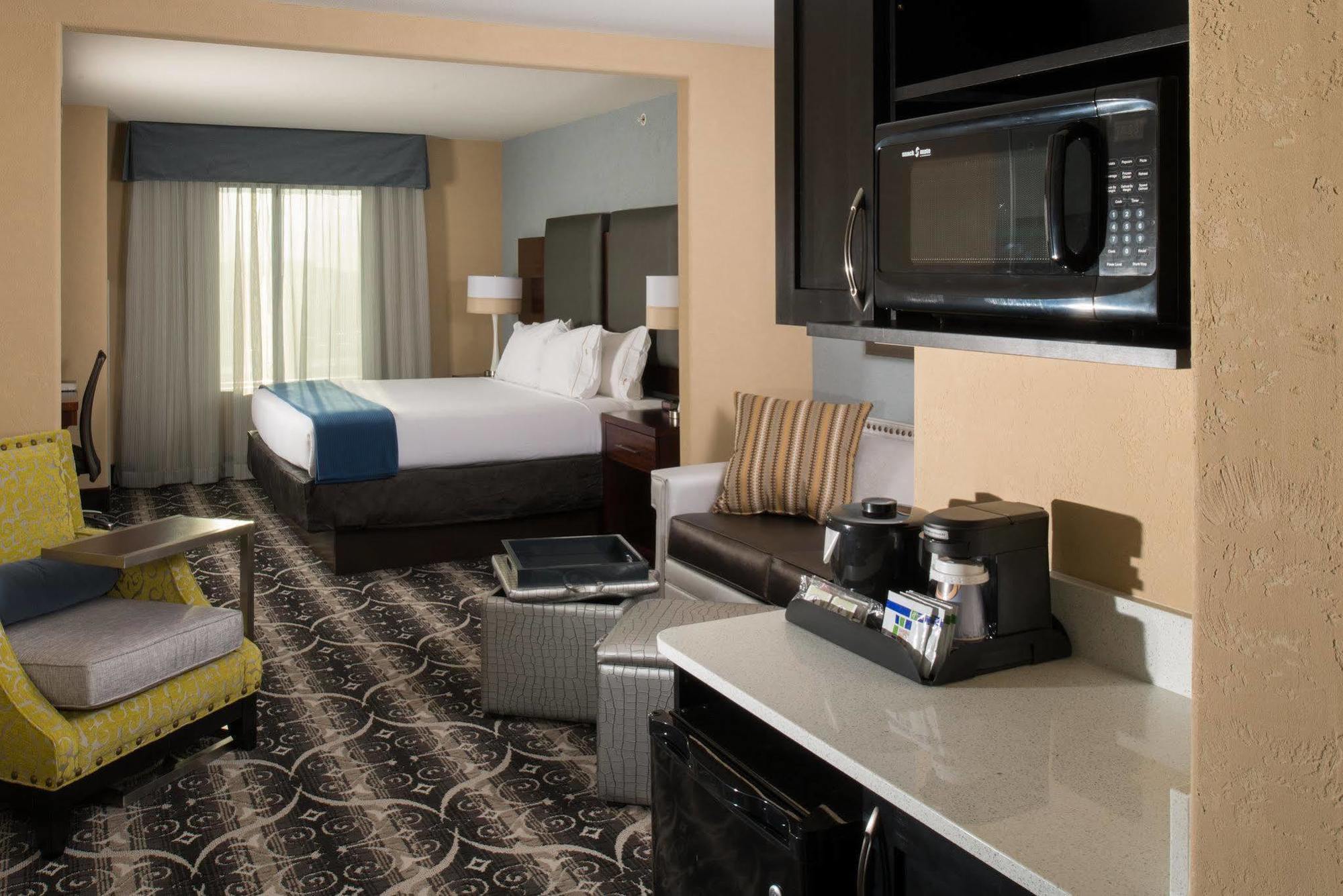 Holiday Inn Express Hotel & Suites North Kansas City By Ihg Esterno foto
