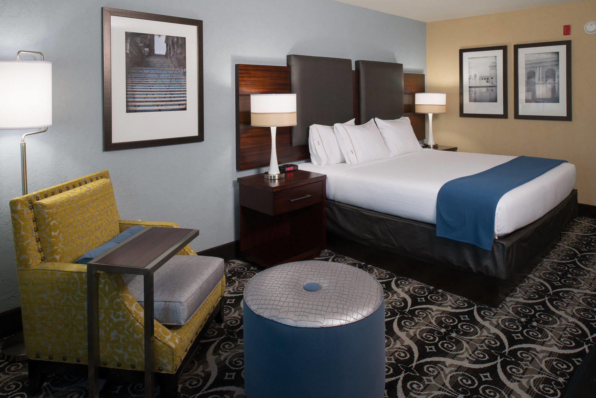 Holiday Inn Express Hotel & Suites North Kansas City By Ihg Esterno foto