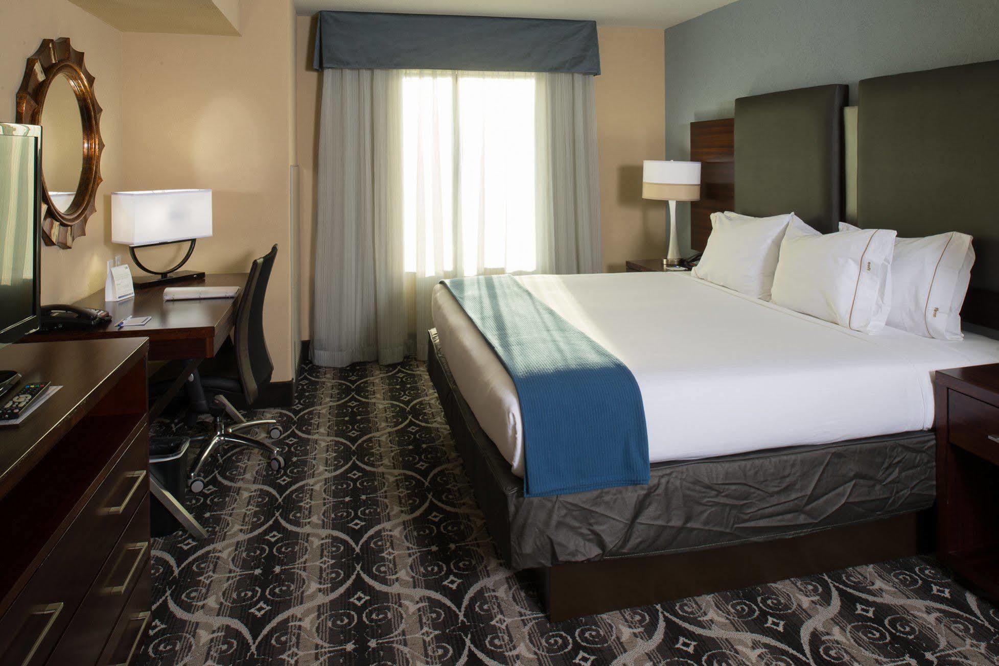 Holiday Inn Express Hotel & Suites North Kansas City By Ihg Esterno foto