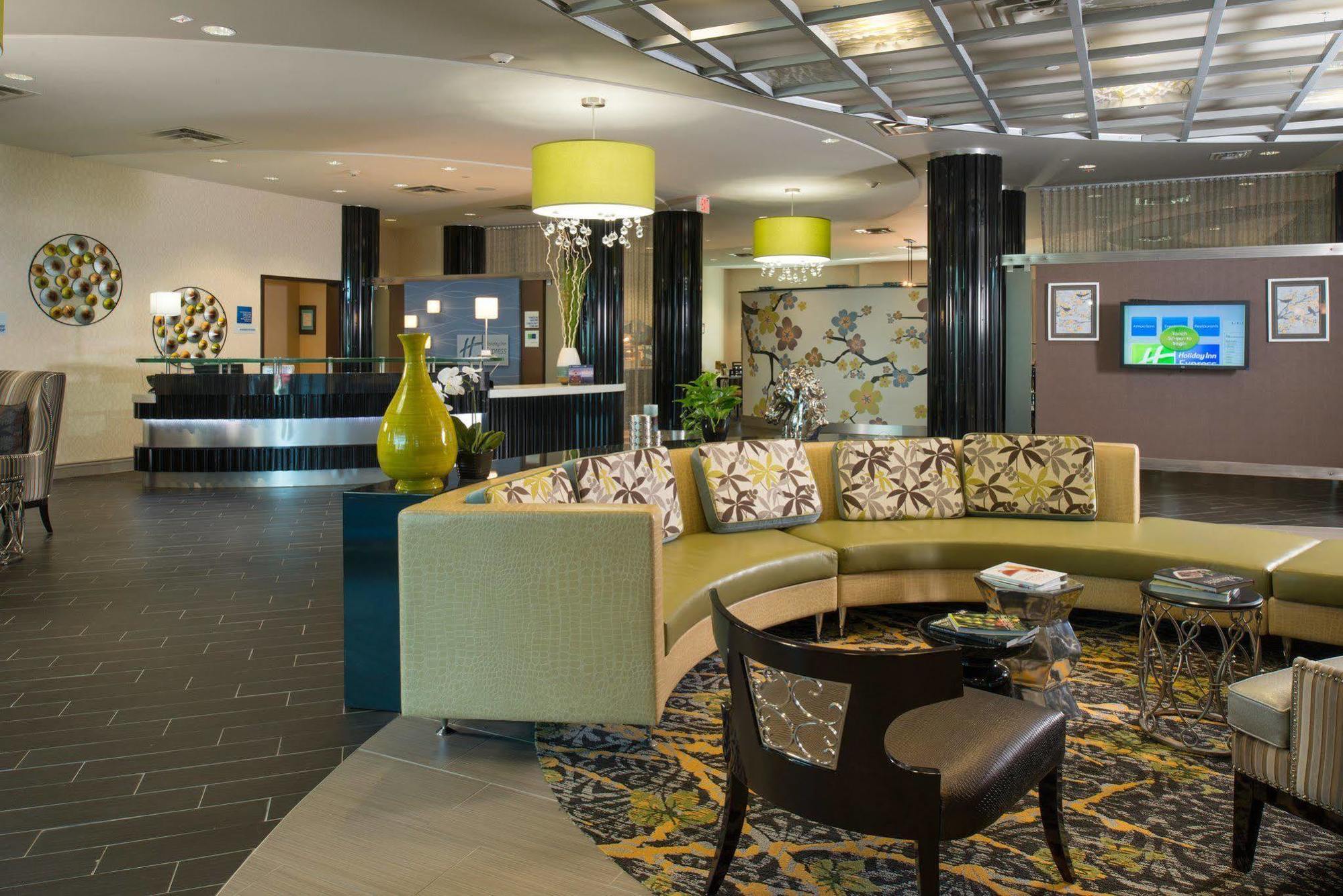 Holiday Inn Express Hotel & Suites North Kansas City By Ihg Esterno foto