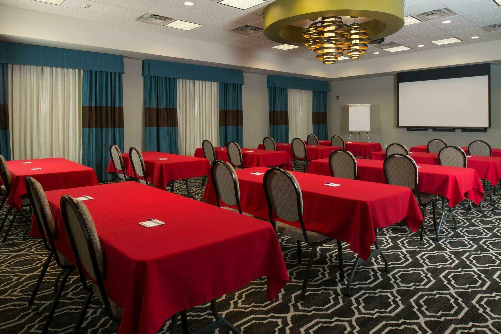 Holiday Inn Express Hotel & Suites North Kansas City By Ihg Esterno foto
