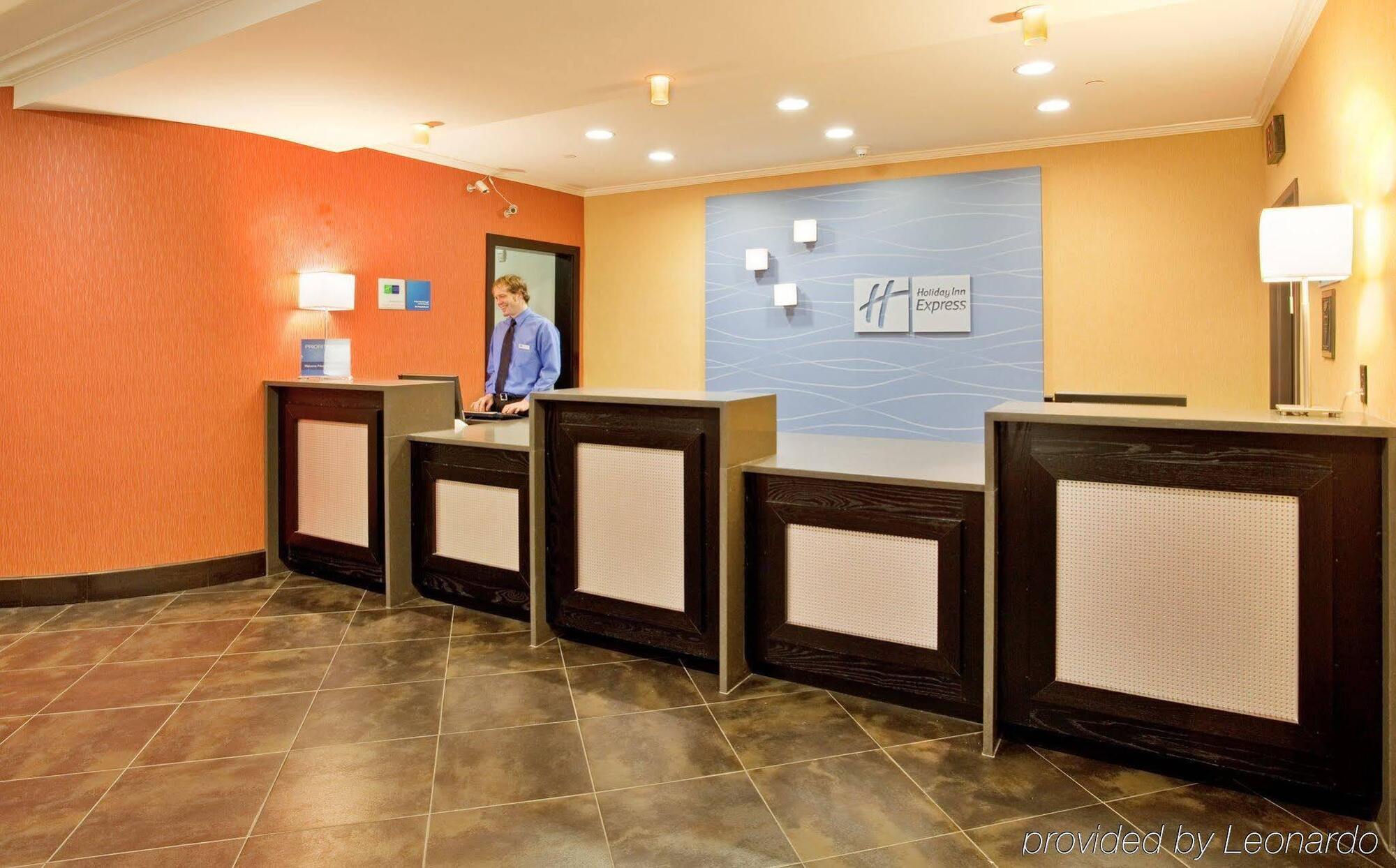 Holiday Inn Express Hotel & Suites North Kansas City By Ihg Esterno foto