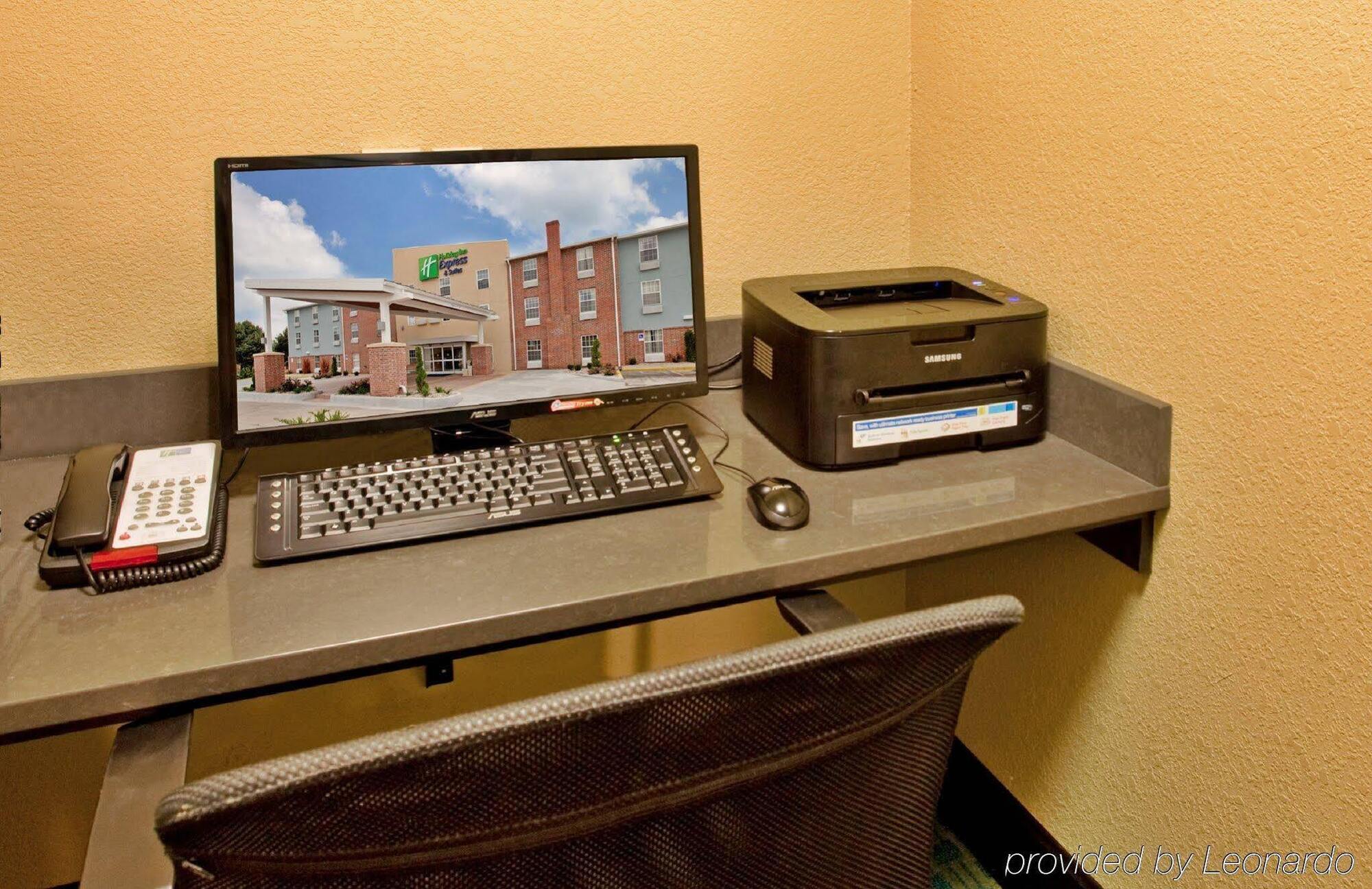 Holiday Inn Express Hotel & Suites North Kansas City By Ihg Esterno foto