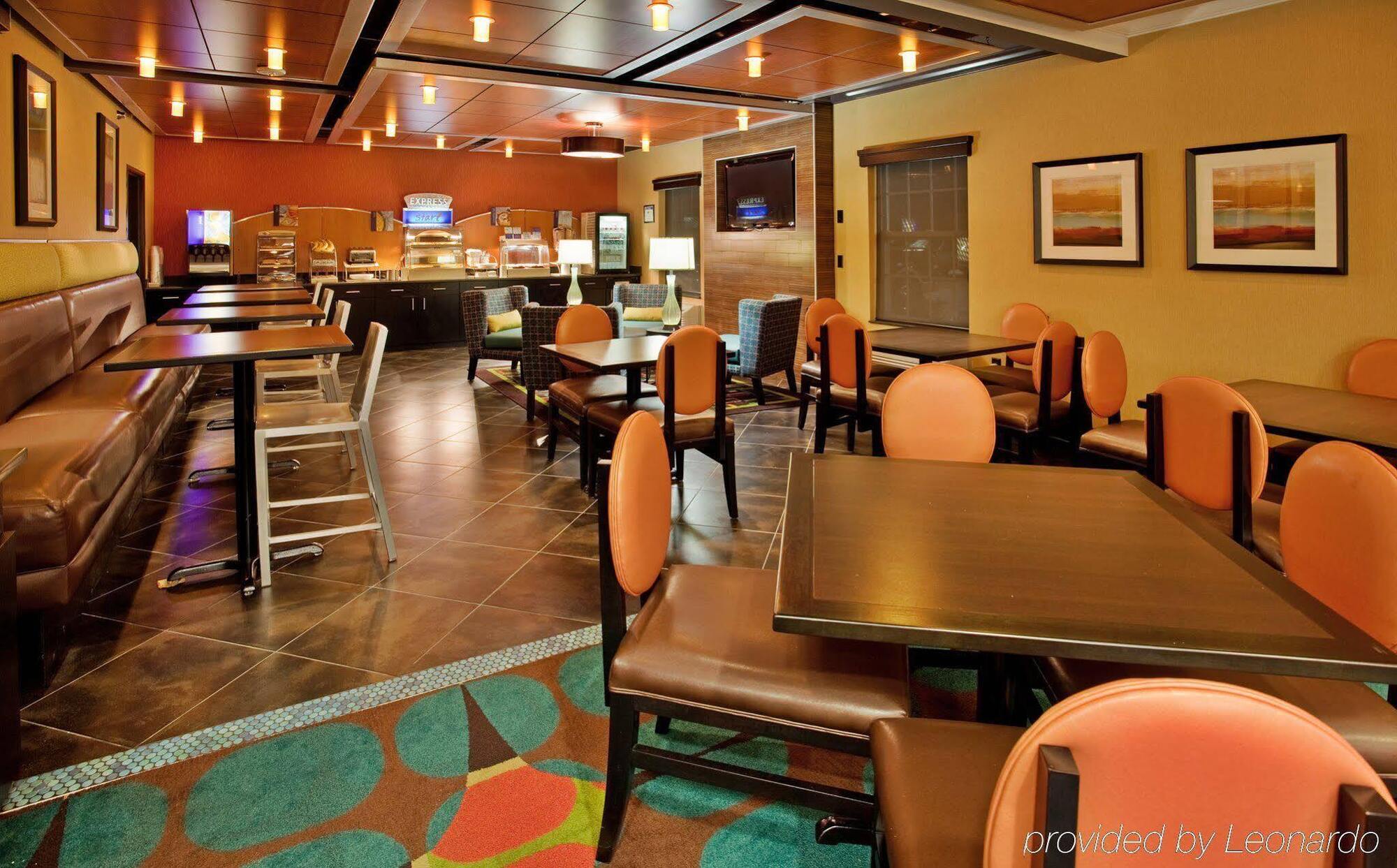 Holiday Inn Express Hotel & Suites North Kansas City By Ihg Esterno foto