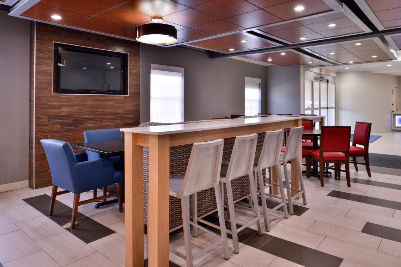 Holiday Inn Express Hotel & Suites North Kansas City By Ihg Esterno foto