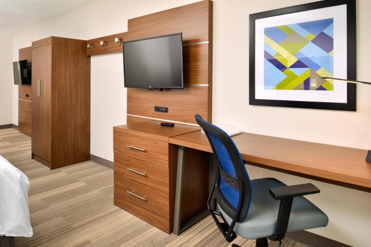 Holiday Inn Express Hotel & Suites North Kansas City By Ihg Esterno foto
