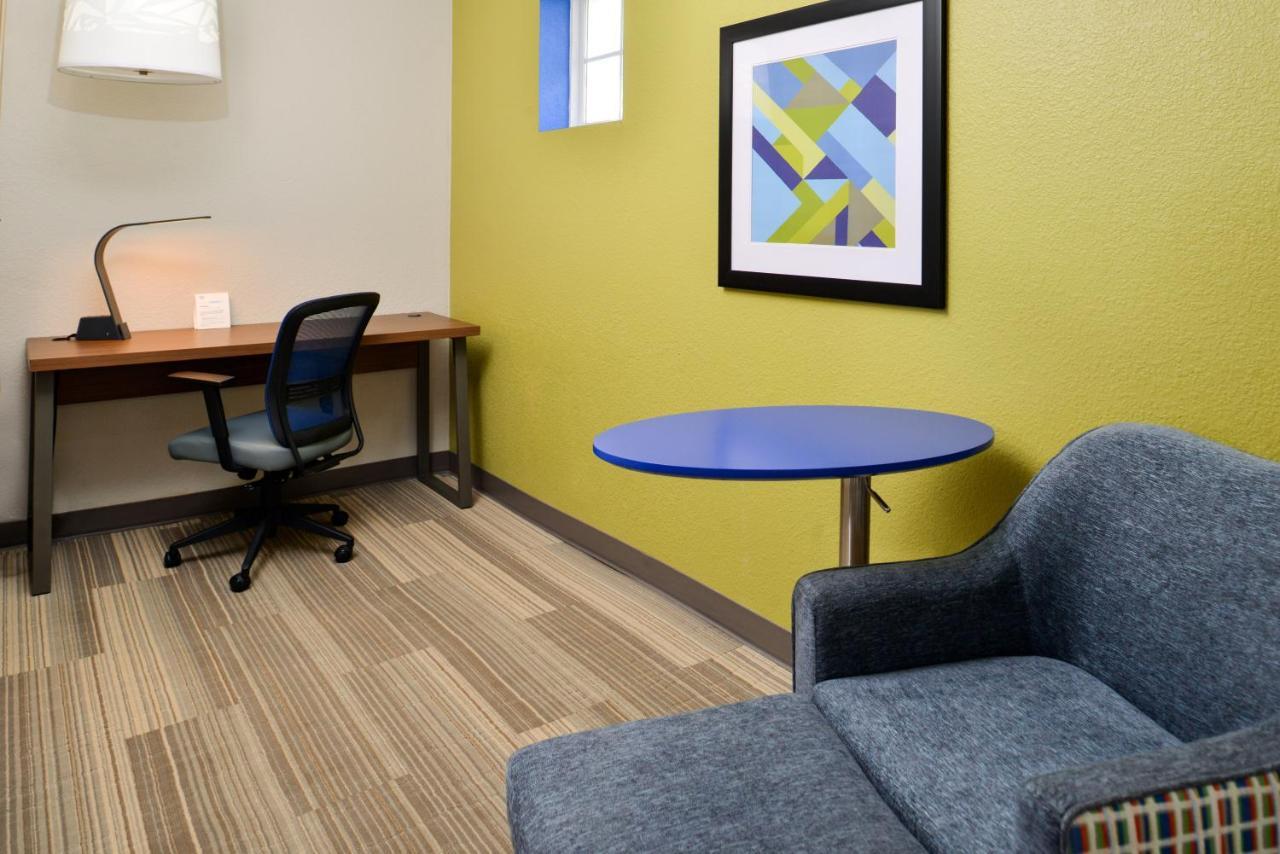 Holiday Inn Express Hotel & Suites North Kansas City By Ihg Esterno foto