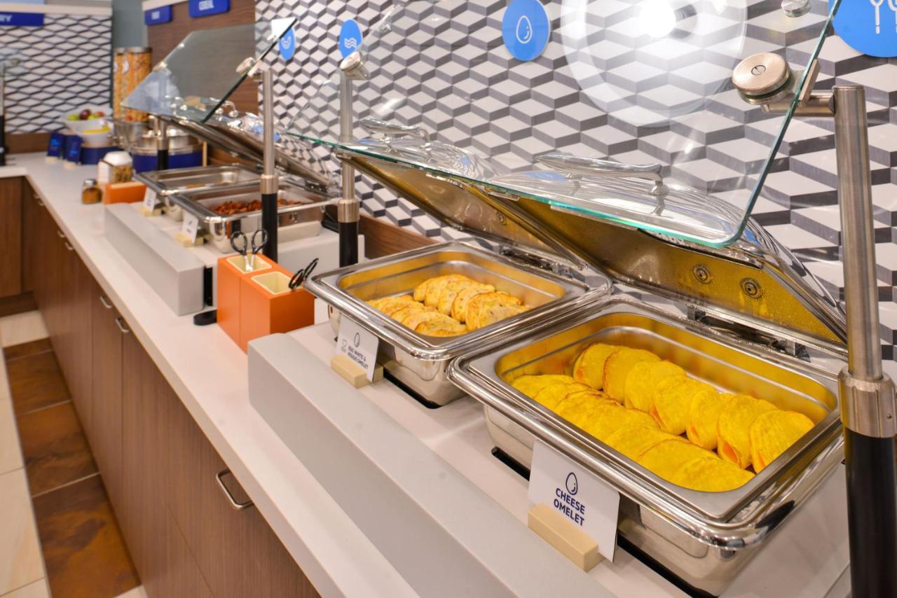 Holiday Inn Express Hotel & Suites North Kansas City By Ihg Esterno foto
